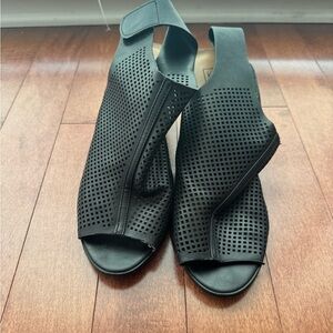 Elegant Black Women's Sandals